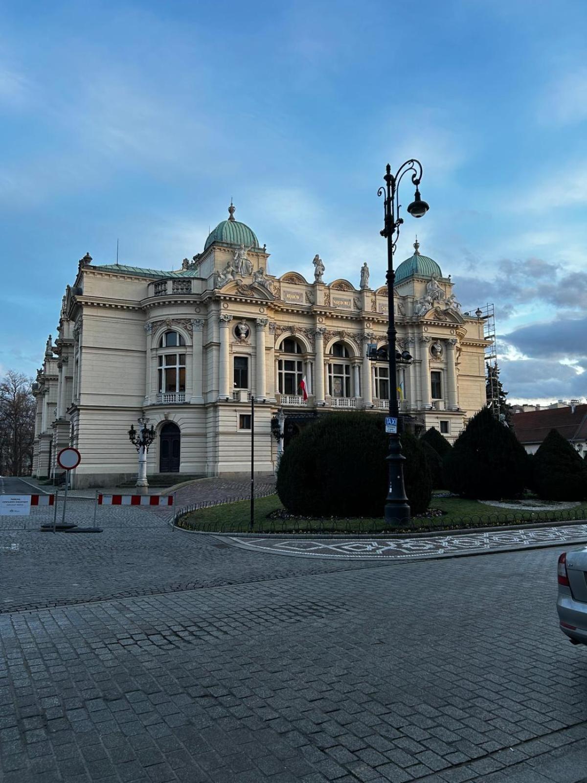 Golden Apartments With Lift - Old Town Cracóvia Exterior foto