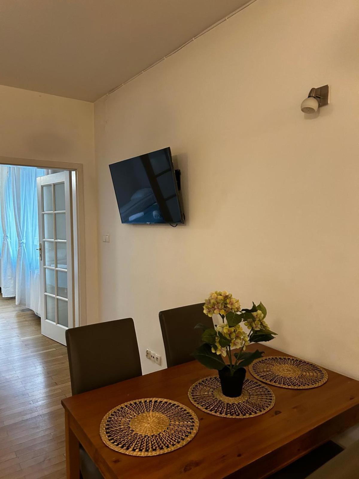 Golden Apartments With Lift - Old Town Cracóvia Exterior foto