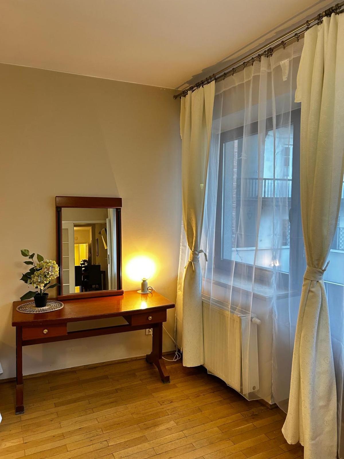 Golden Apartments With Lift - Old Town Cracóvia Exterior foto